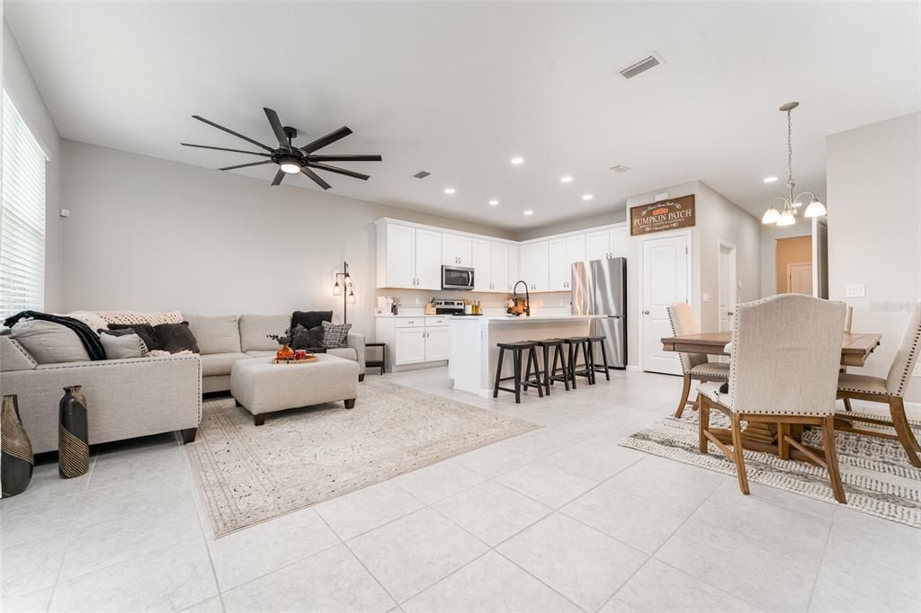 合同活跃: $334,900 (3 贝兹, 2 浴室, 1777 平方英尺)