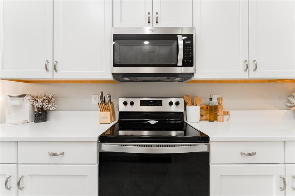 合同活跃: $334,900 (3 贝兹, 2 浴室, 1777 平方英尺)