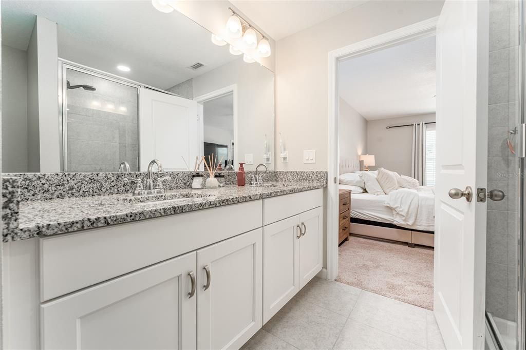 合同活跃: $334,900 (3 贝兹, 2 浴室, 1777 平方英尺)