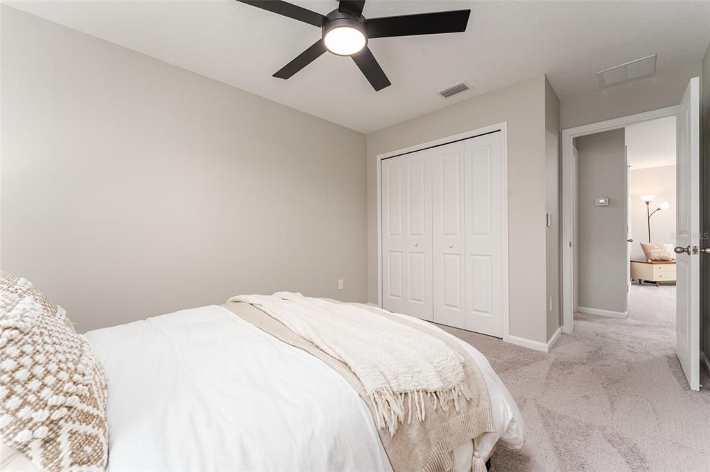 合同活跃: $334,900 (3 贝兹, 2 浴室, 1777 平方英尺)