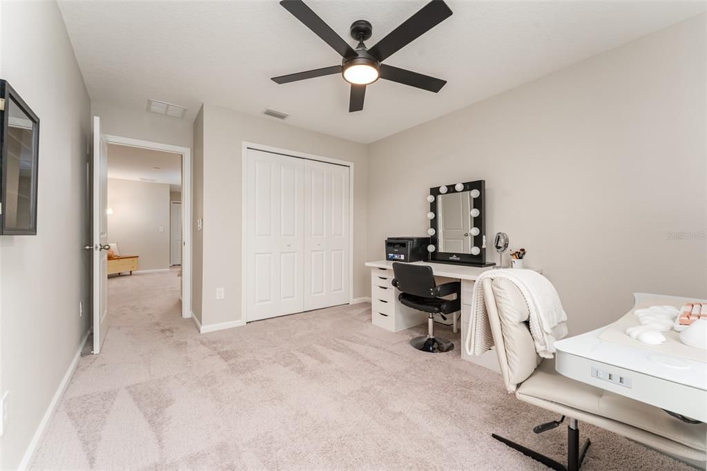 合同活跃: $334,900 (3 贝兹, 2 浴室, 1777 平方英尺)