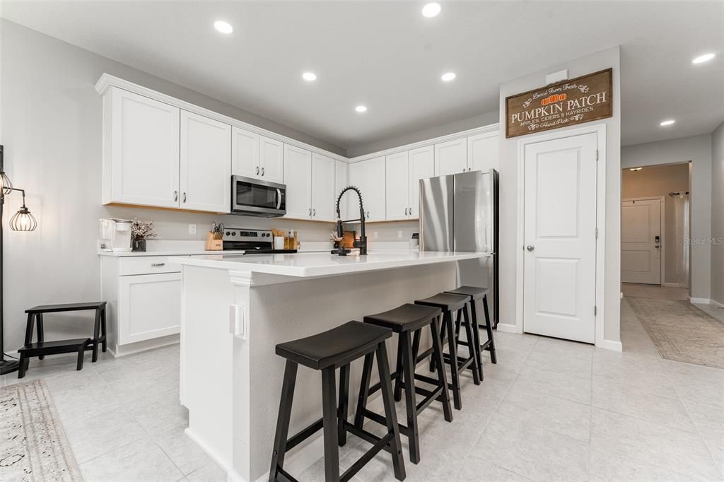 合同活跃: $334,900 (3 贝兹, 2 浴室, 1777 平方英尺)