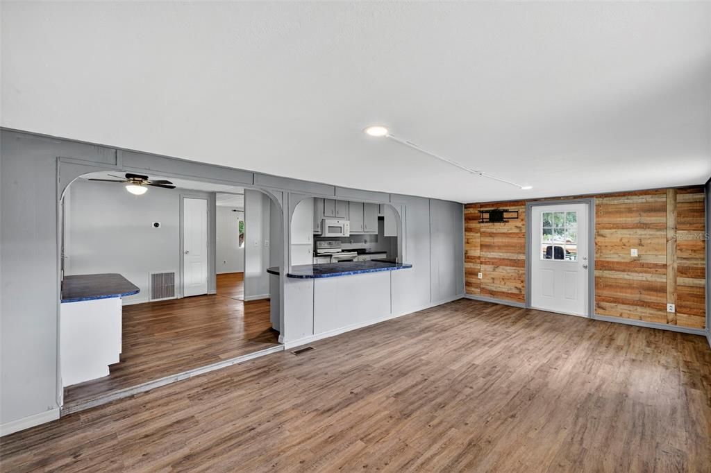 En Venta: $325,000 (3 camas, 2 baños, 1344 Pies cuadrados)