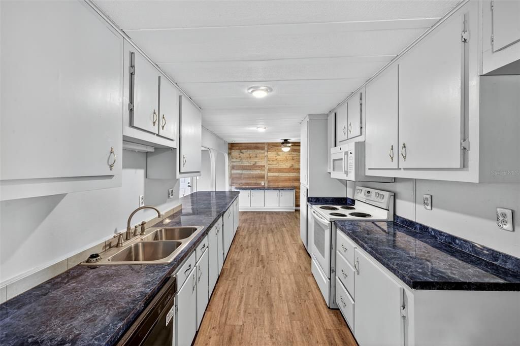 En Venta: $325,000 (3 camas, 2 baños, 1344 Pies cuadrados)