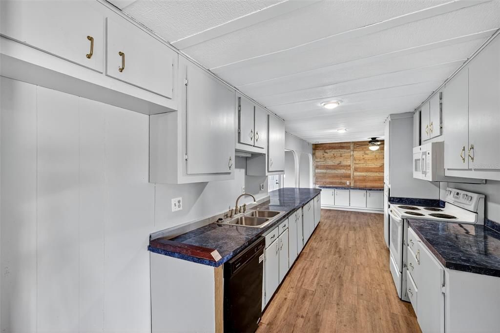 En Venta: $325,000 (3 camas, 2 baños, 1344 Pies cuadrados)