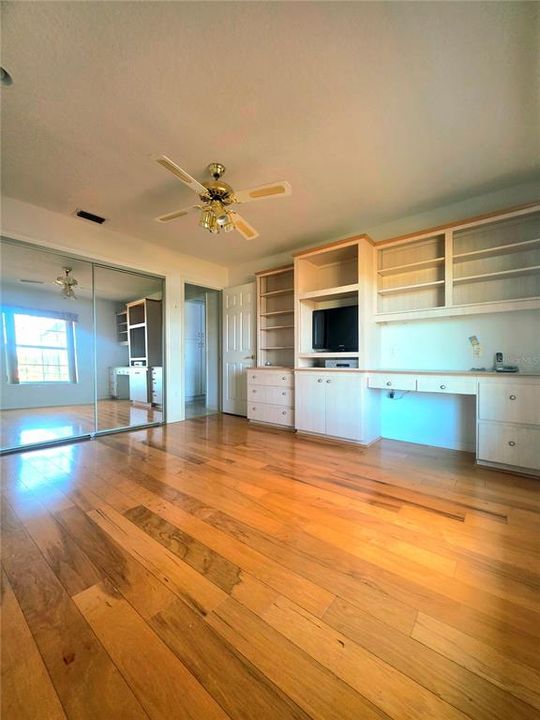 For Sale: $415,000 (3 beds, 2 baths, 1955 Square Feet)