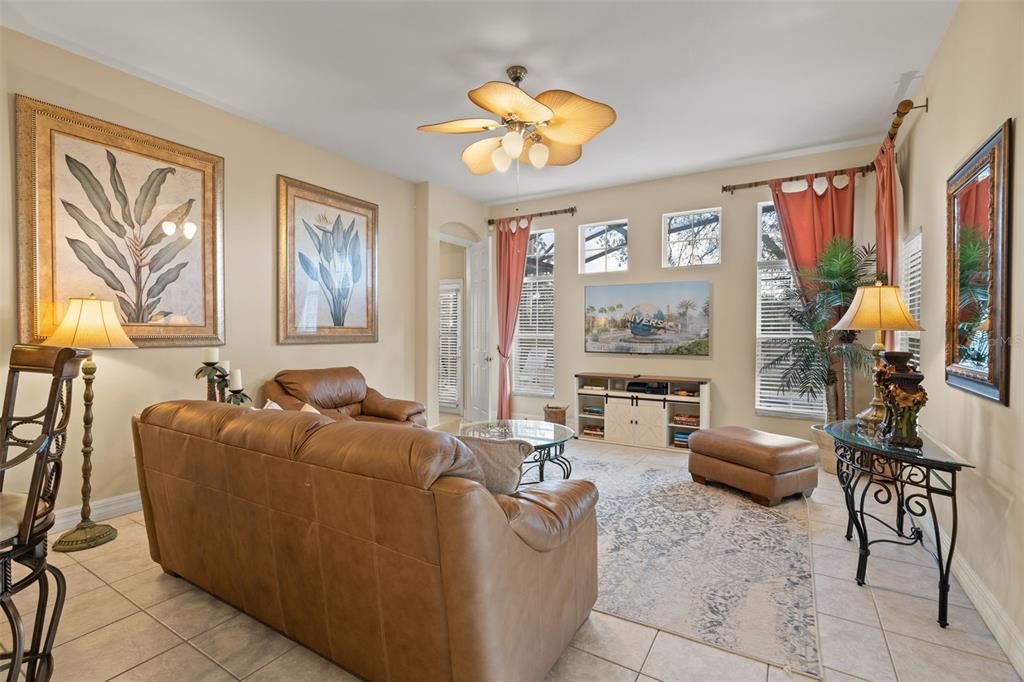 В аренду: $5,500 (5 спален, 4 ванн, 3676 Квадратных фут)