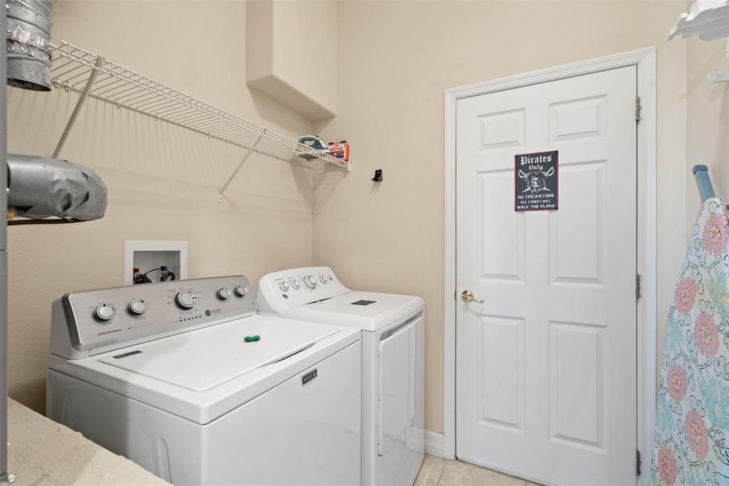 В аренду: $5,500 (5 спален, 4 ванн, 3676 Квадратных фут)