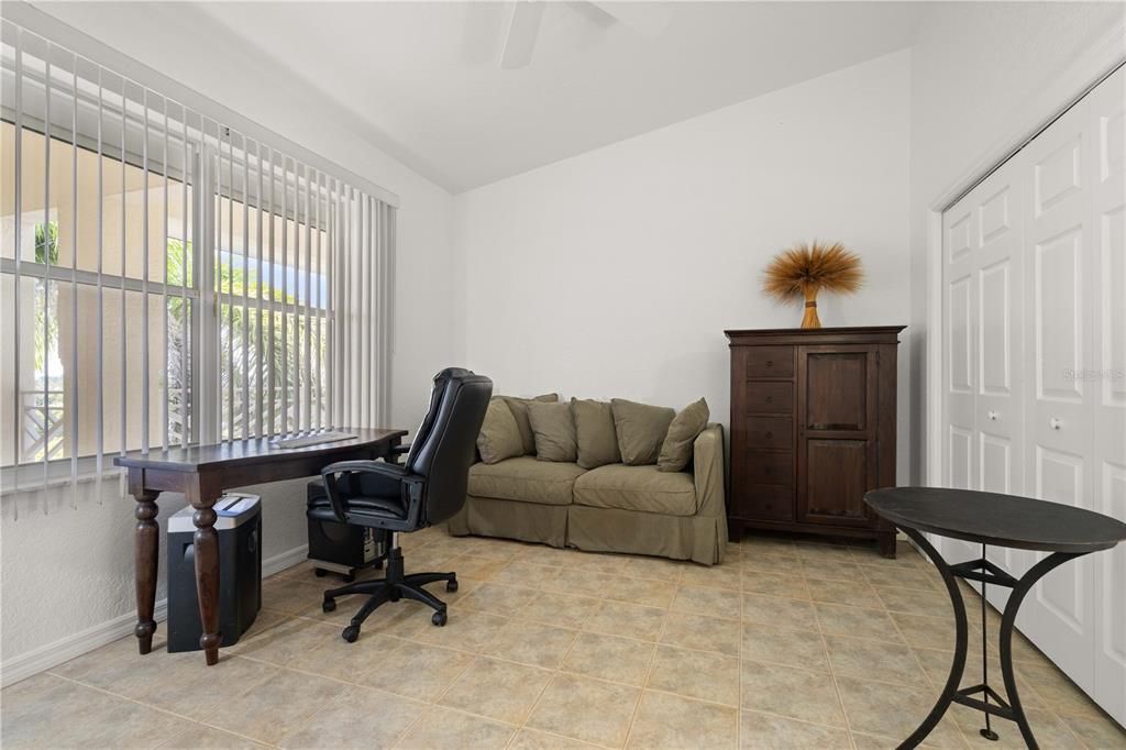 合同活跃: $579,000 (3 贝兹, 2 浴室, 2018 平方英尺)