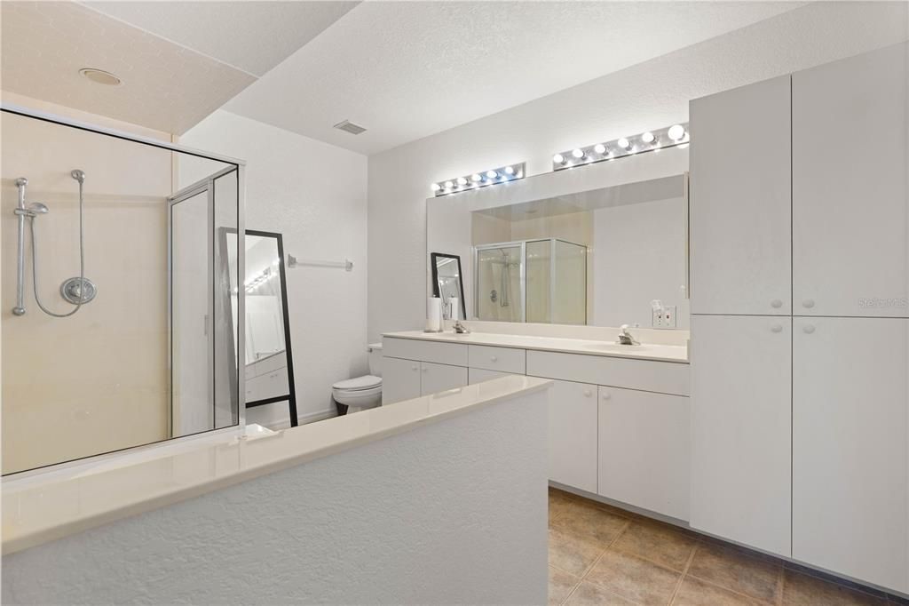 合同活跃: $579,000 (3 贝兹, 2 浴室, 2018 平方英尺)