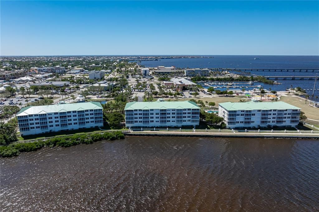 合同活跃: $579,000 (3 贝兹, 2 浴室, 2018 平方英尺)