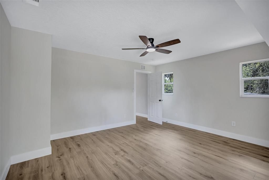 На продажу: $529,900 (3 спален, 2 ванн, 1963 Квадратных фут)