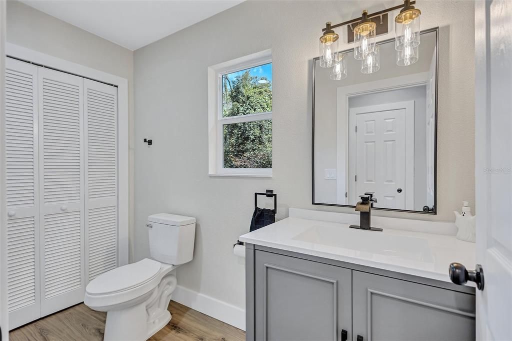 На продажу: $529,900 (3 спален, 2 ванн, 1963 Квадратных фут)