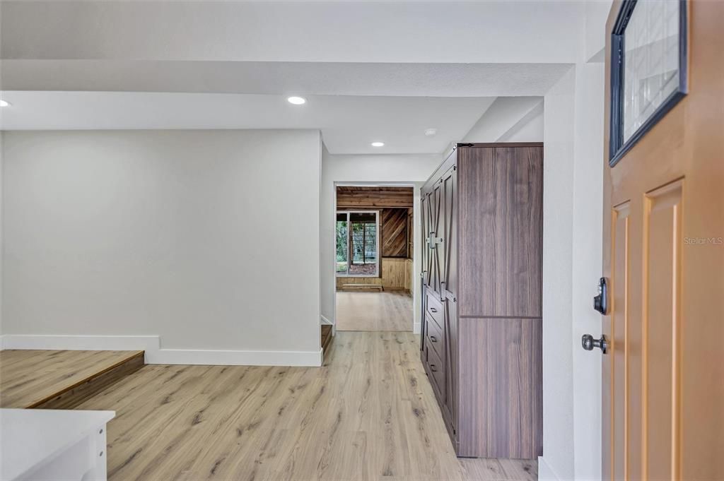 На продажу: $529,900 (3 спален, 2 ванн, 1963 Квадратных фут)