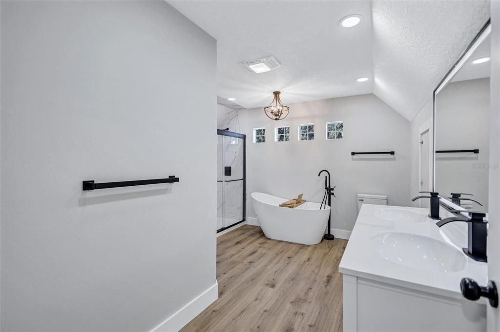 На продажу: $529,900 (3 спален, 2 ванн, 1963 Квадратных фут)