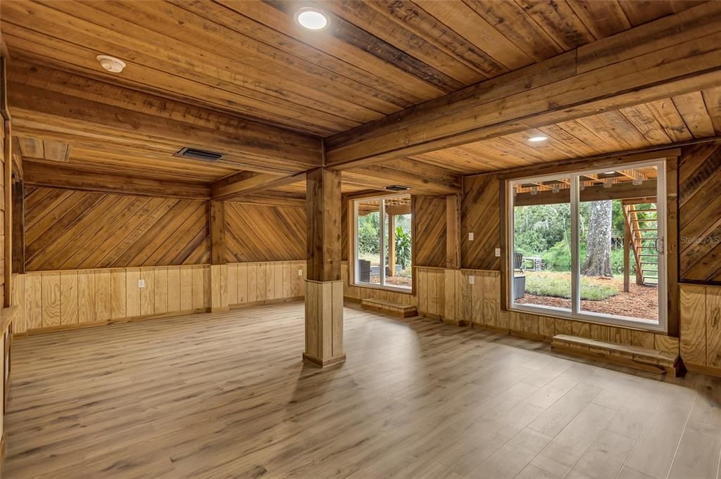 На продажу: $529,900 (3 спален, 2 ванн, 1963 Квадратных фут)