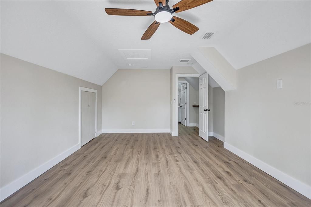 На продажу: $529,900 (3 спален, 2 ванн, 1963 Квадратных фут)