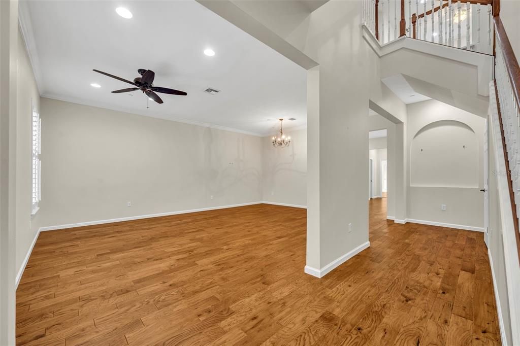 Activo con contrato: $775,000 (3 camas, 2 baños, 2625 Pies cuadrados)