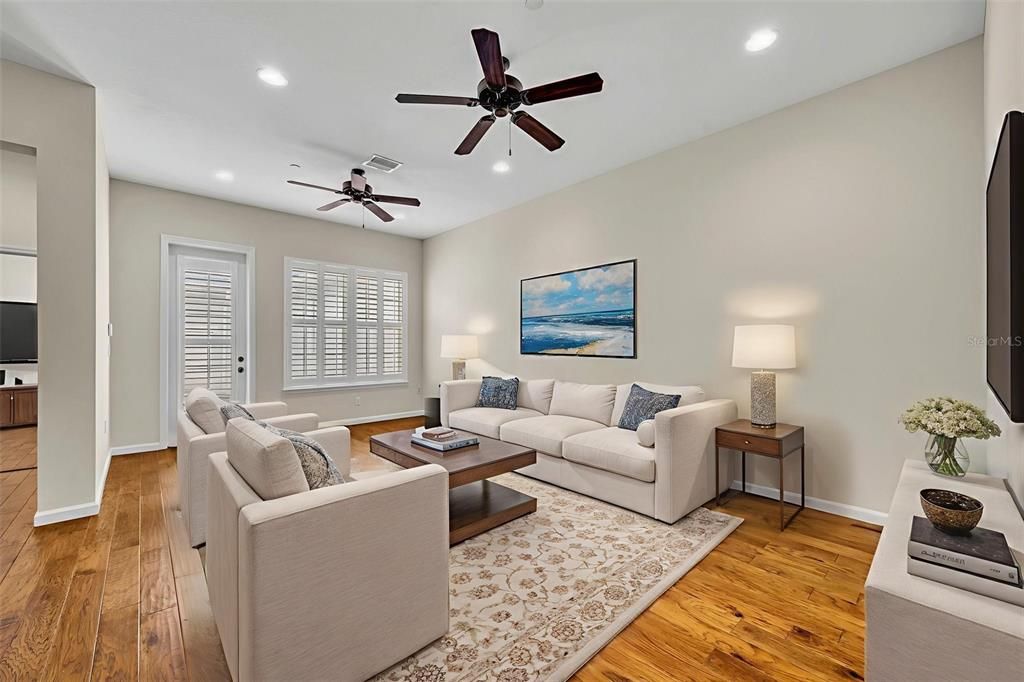 Activo con contrato: $775,000 (3 camas, 2 baños, 2625 Pies cuadrados)