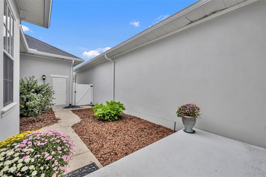 Activo con contrato: $775,000 (3 camas, 2 baños, 2625 Pies cuadrados)