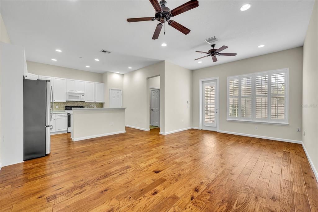 Activo con contrato: $775,000 (3 camas, 2 baños, 2625 Pies cuadrados)