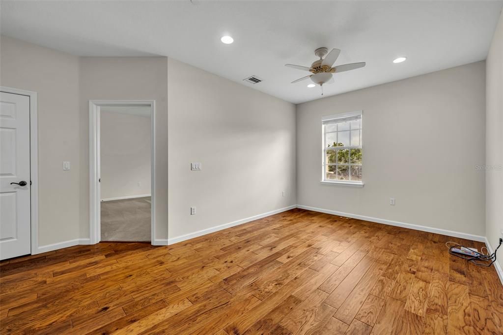 Activo con contrato: $775,000 (3 camas, 2 baños, 2625 Pies cuadrados)