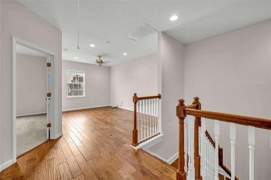 Activo con contrato: $775,000 (3 camas, 2 baños, 2625 Pies cuadrados)