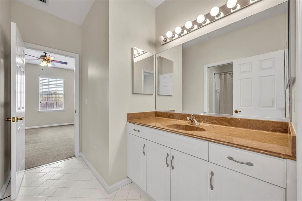 Activo con contrato: $775,000 (3 camas, 2 baños, 2625 Pies cuadrados)