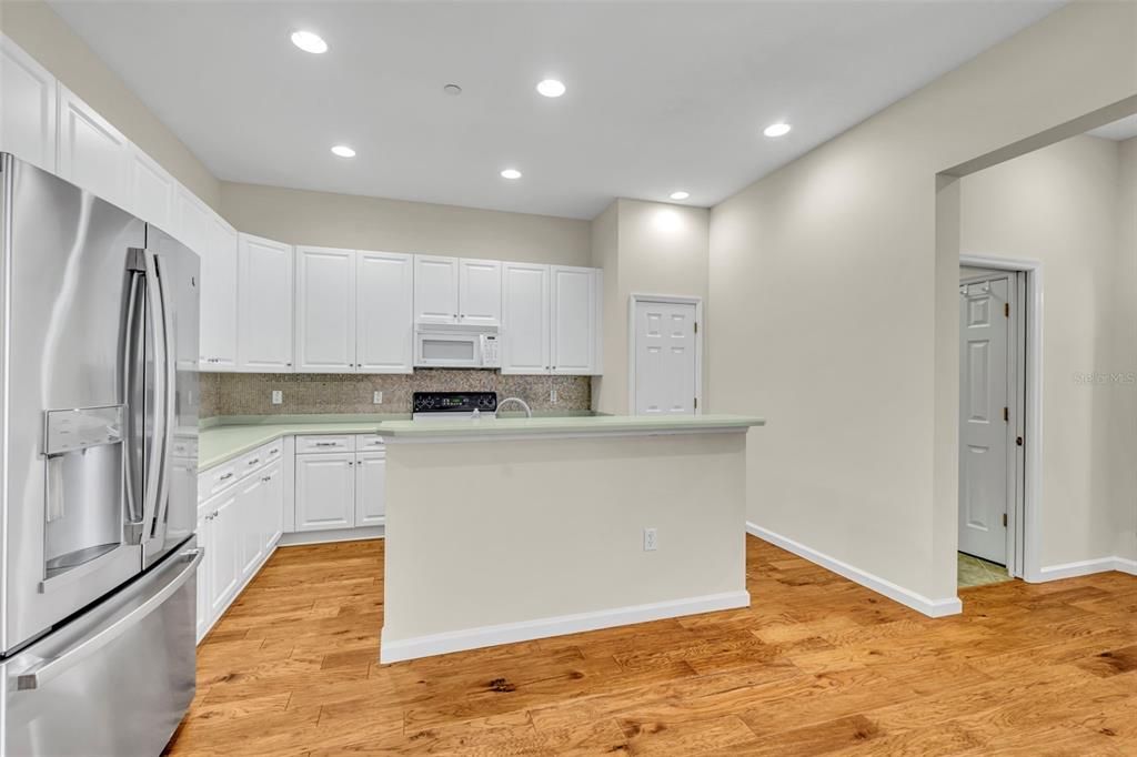 Activo con contrato: $775,000 (3 camas, 2 baños, 2625 Pies cuadrados)