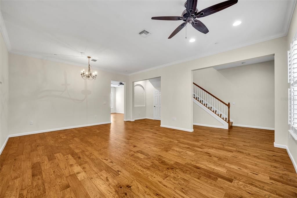 Activo con contrato: $775,000 (3 camas, 2 baños, 2625 Pies cuadrados)