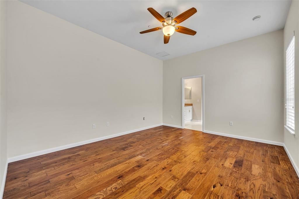 Activo con contrato: $775,000 (3 camas, 2 baños, 2625 Pies cuadrados)