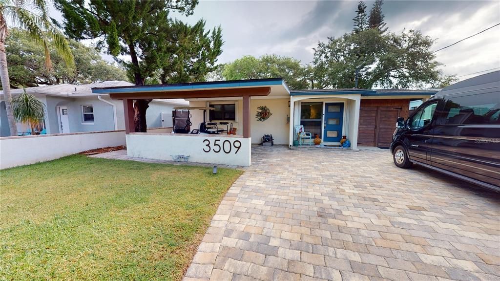 待售: $679,000 (4 贝兹, 2 浴室, 1530 平方英尺)