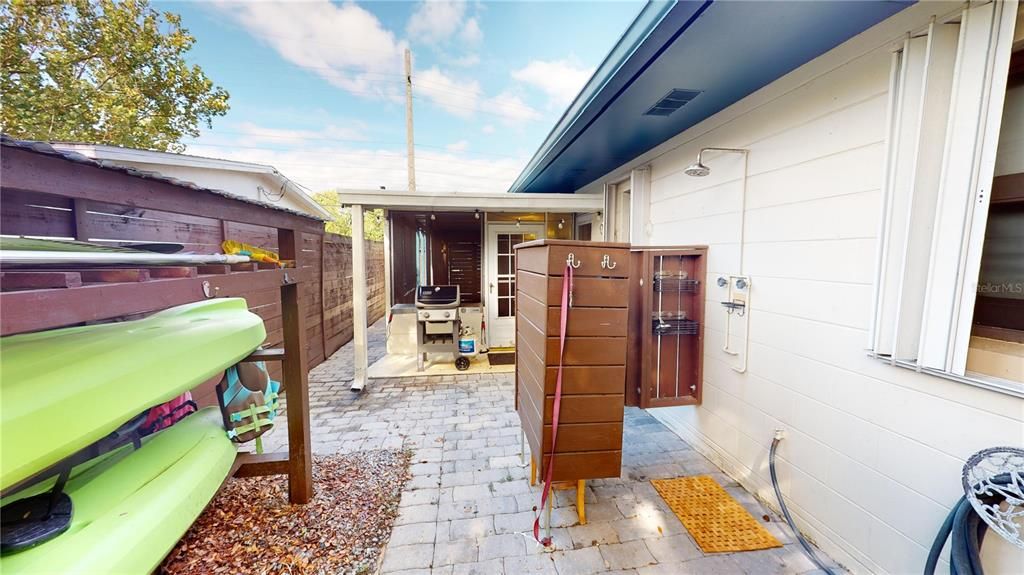 待售: $679,000 (4 贝兹, 2 浴室, 1530 平方英尺)