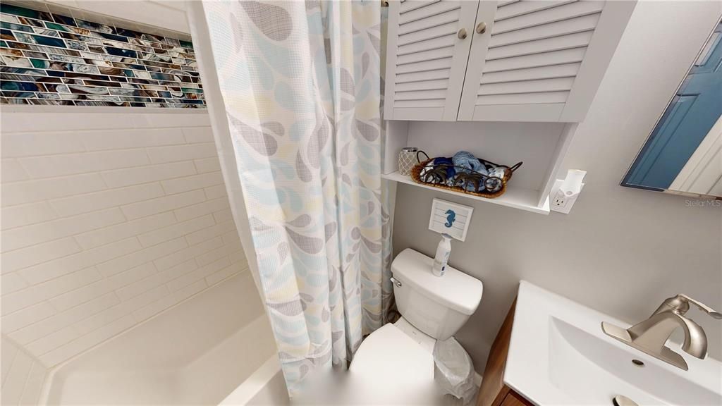 待售: $679,000 (4 贝兹, 2 浴室, 1530 平方英尺)