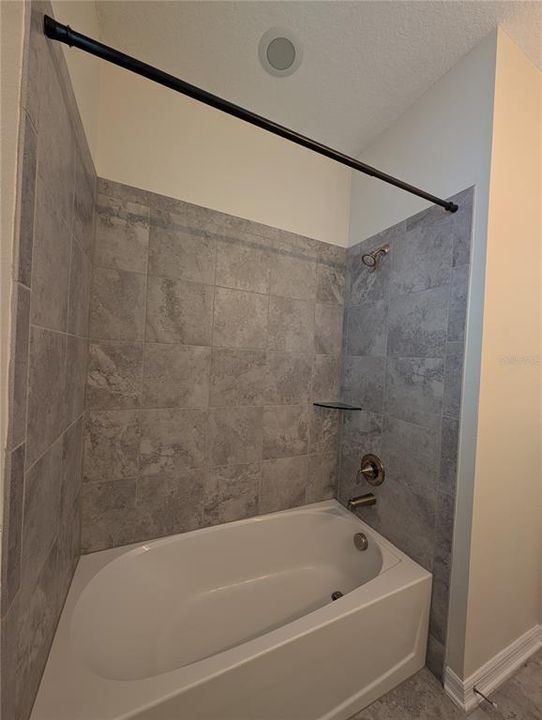 For Sale: $324,900 (2 beds, 2 baths, 1637 Square Feet)