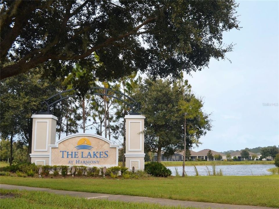 For Sale: $324,900 (2 beds, 2 baths, 1637 Square Feet)