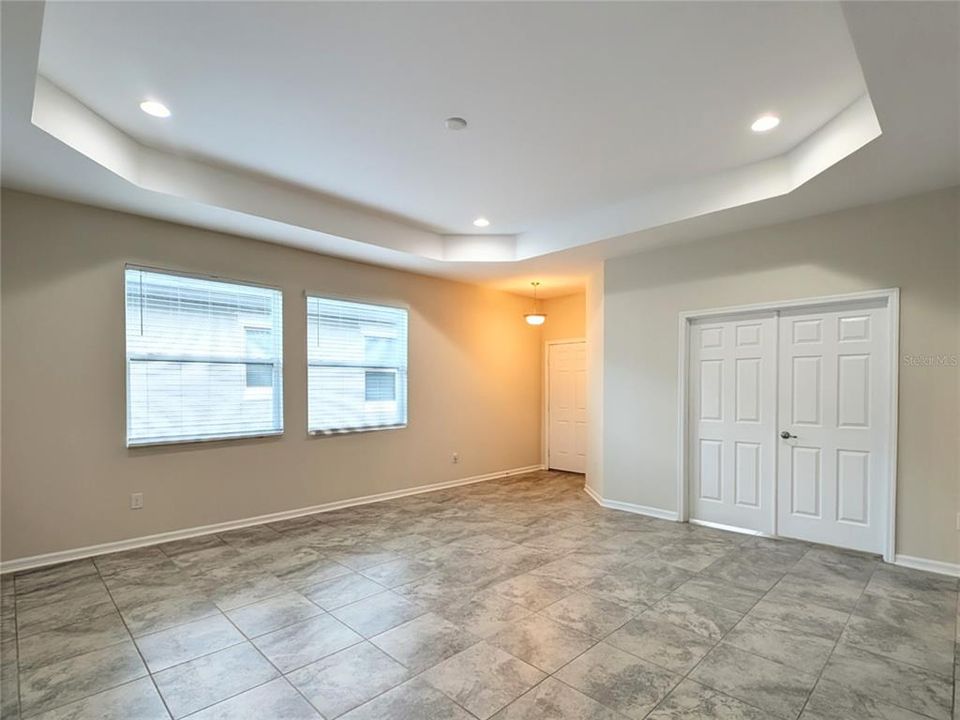 For Sale: $324,900 (2 beds, 2 baths, 1637 Square Feet)