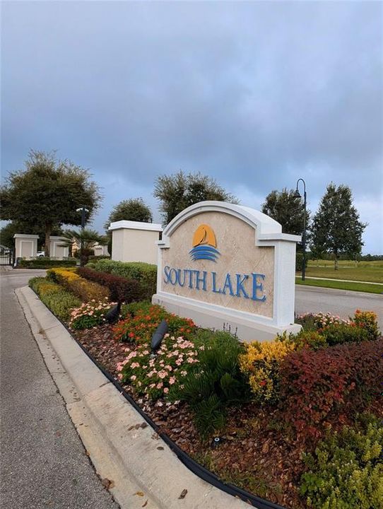 For Sale: $324,900 (2 beds, 2 baths, 1637 Square Feet)