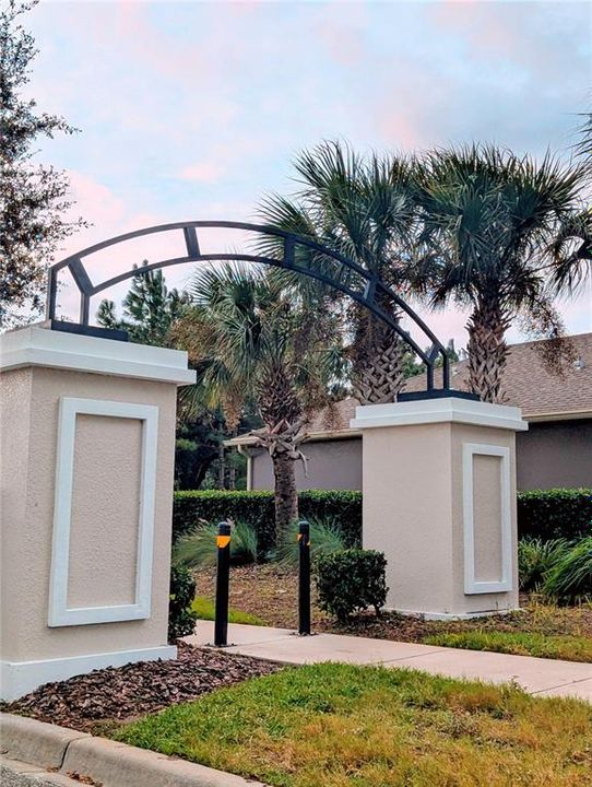 For Sale: $324,900 (2 beds, 2 baths, 1637 Square Feet)