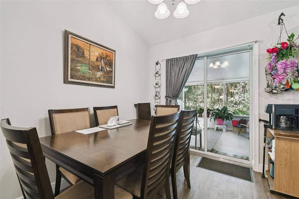 For Sale: $325,000 (3 beds, 2 baths, 1164 Square Feet)