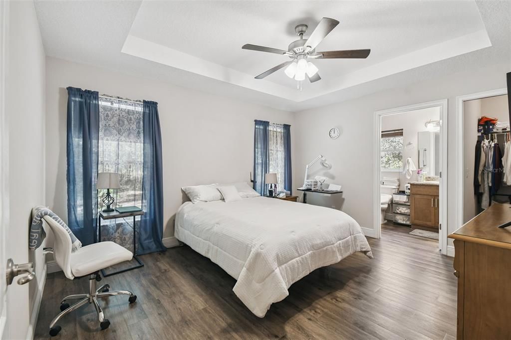 For Sale: $325,000 (3 beds, 2 baths, 1164 Square Feet)