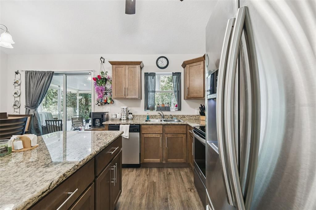 For Sale: $325,000 (3 beds, 2 baths, 1164 Square Feet)