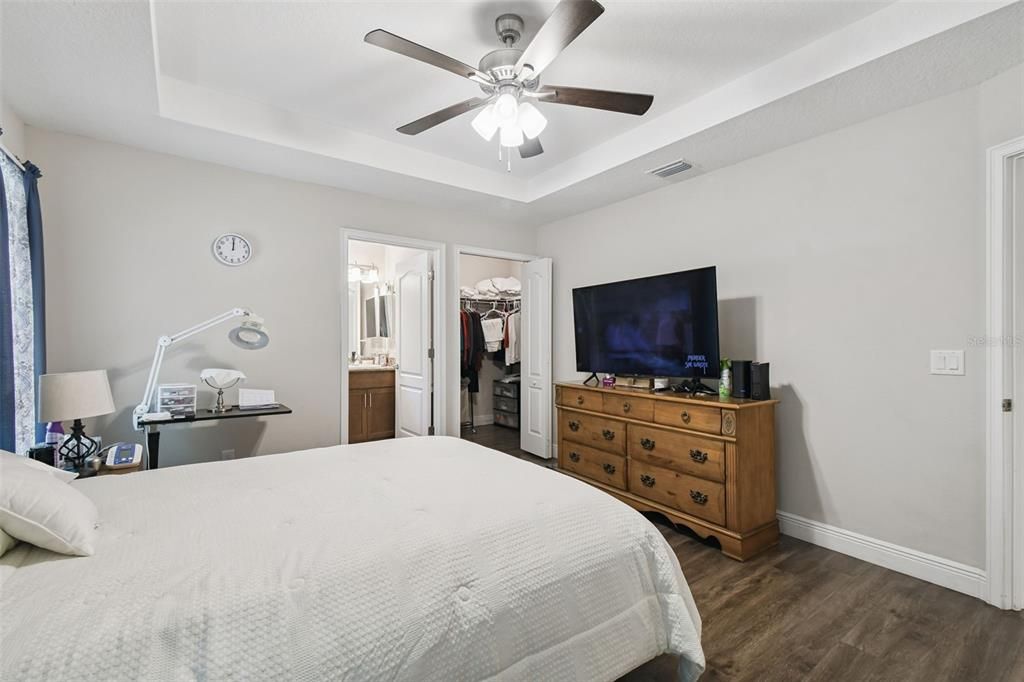 For Sale: $325,000 (3 beds, 2 baths, 1164 Square Feet)