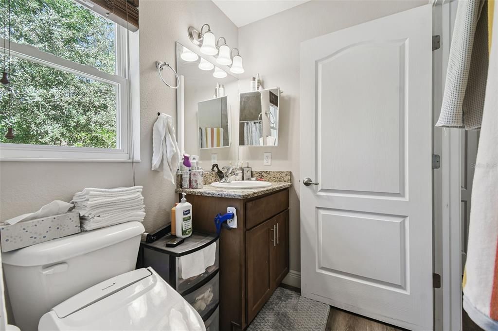 For Sale: $325,000 (3 beds, 2 baths, 1164 Square Feet)