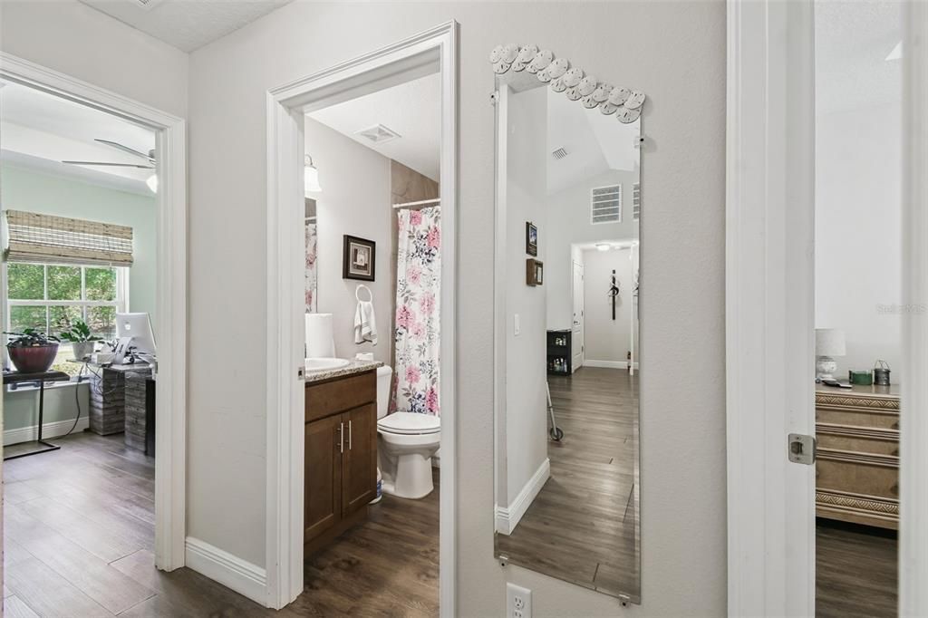 For Sale: $325,000 (3 beds, 2 baths, 1164 Square Feet)