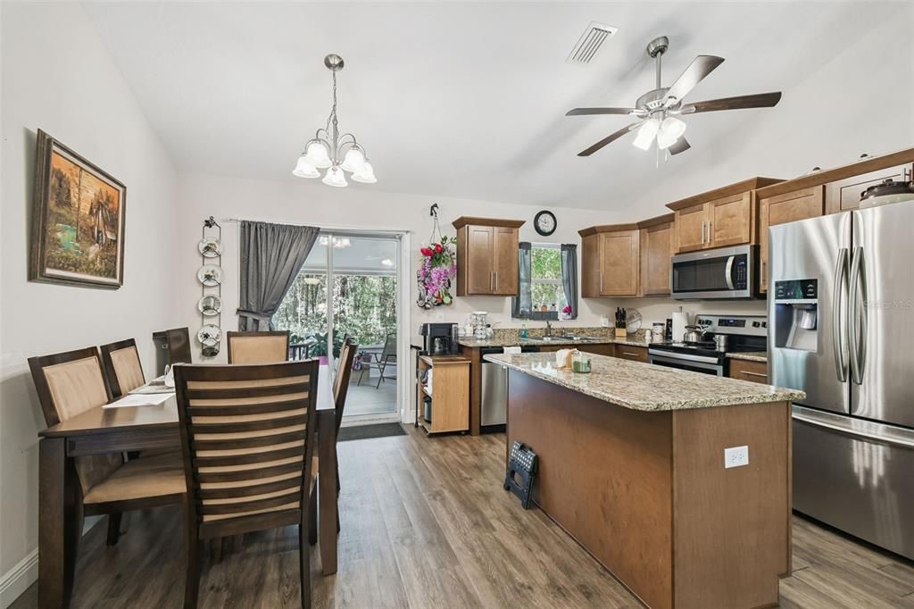 For Sale: $325,000 (3 beds, 2 baths, 1164 Square Feet)