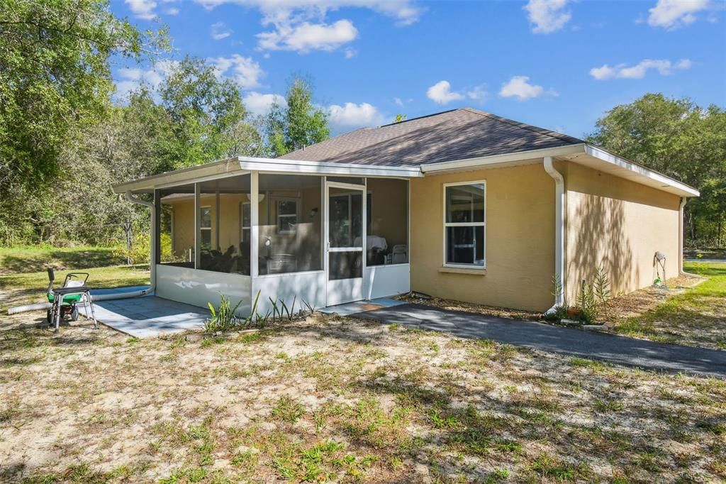 For Sale: $325,000 (3 beds, 2 baths, 1164 Square Feet)