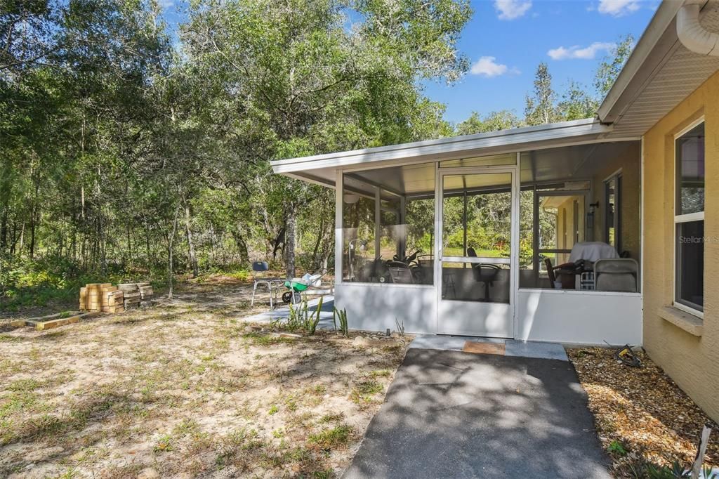 For Sale: $325,000 (3 beds, 2 baths, 1164 Square Feet)