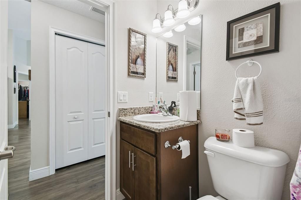 For Sale: $325,000 (3 beds, 2 baths, 1164 Square Feet)