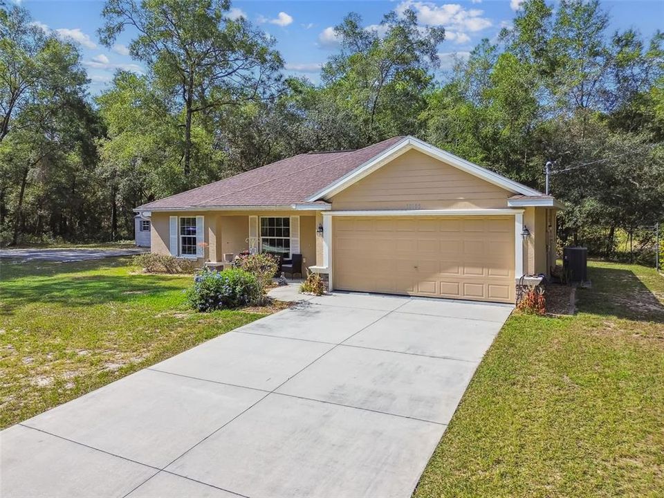 For Sale: $325,000 (3 beds, 2 baths, 1164 Square Feet)